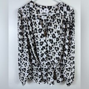 Cabi Blouse‎ Ruched Sleeves Size XL Black White Faux Wrap V-Neck Officewear